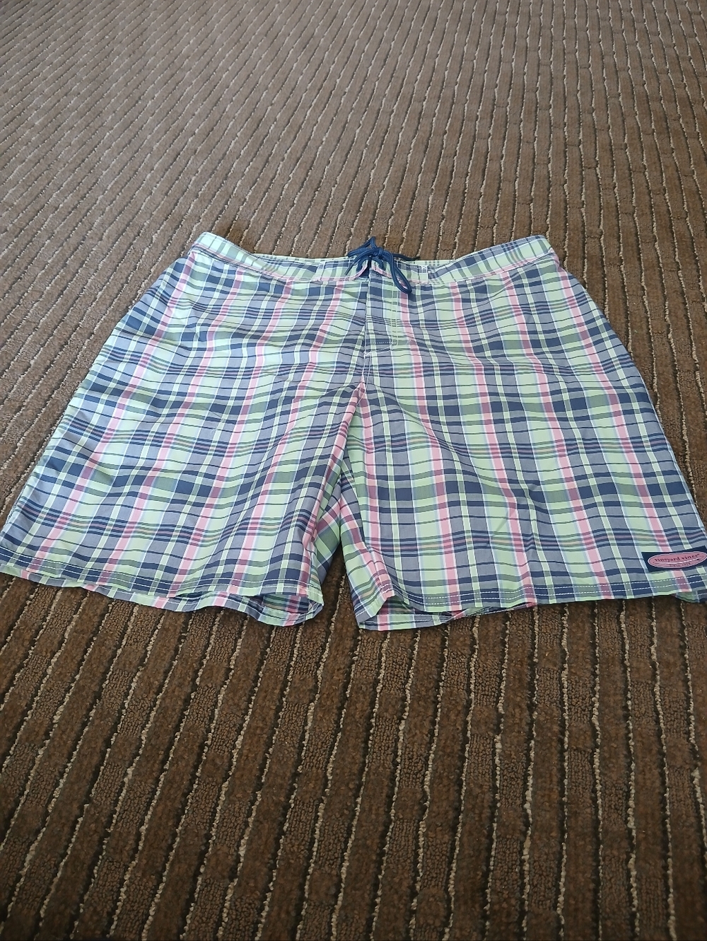 Vineyard Vines Point Plaid Board Shorts Men's Size 38 NEW